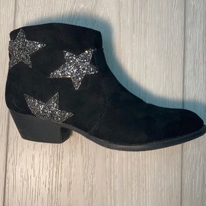 Justice black boots with glittery stars!!✨